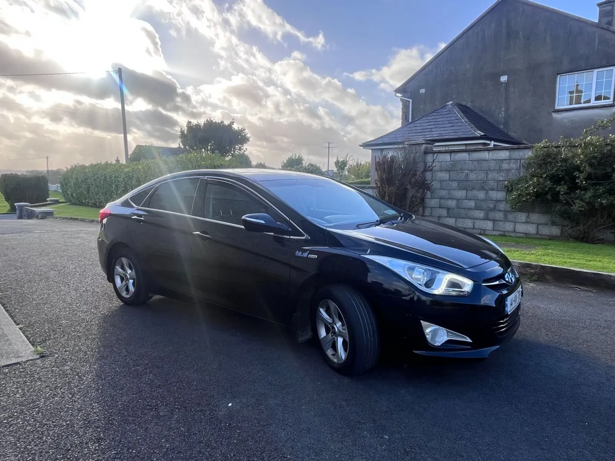 141 Blue Drive Hyundai i40 - Image 1