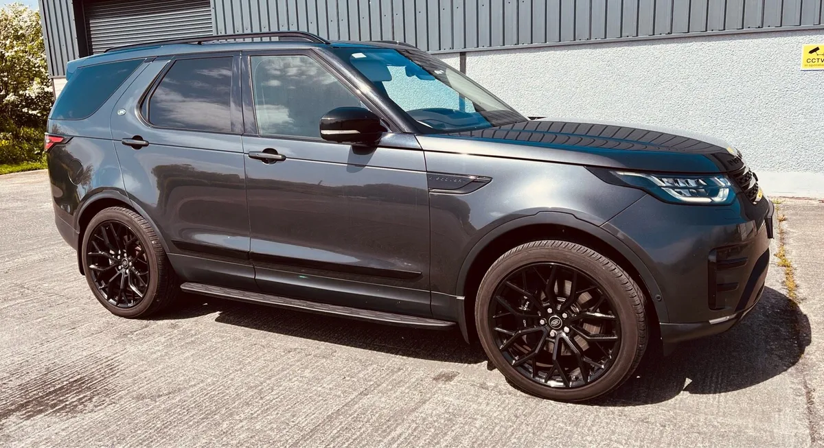 Land Rover Discovery 5 - Image 1
