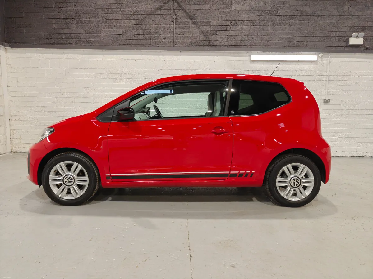 2017 VOLKSWAGEN UP BEATS BY DRE EDITION - Image 4