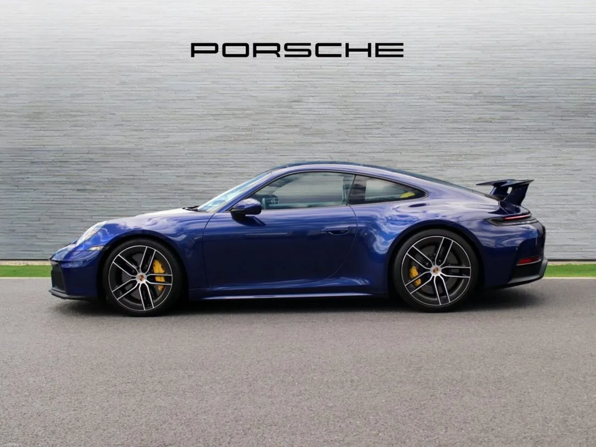 Porsche 911 Carrera GTS - Image 4