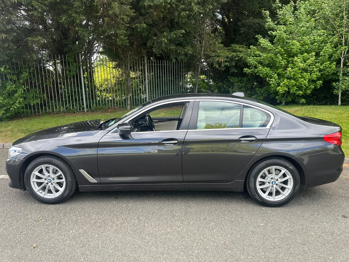 BMW 5-Series 2018 Auto FSH - Image 6