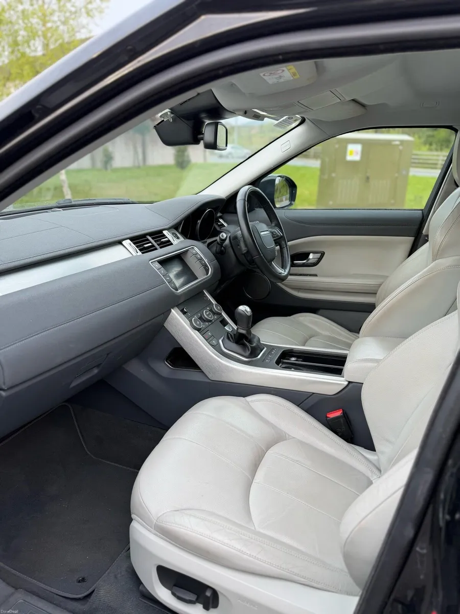 Range Rover - Image 2