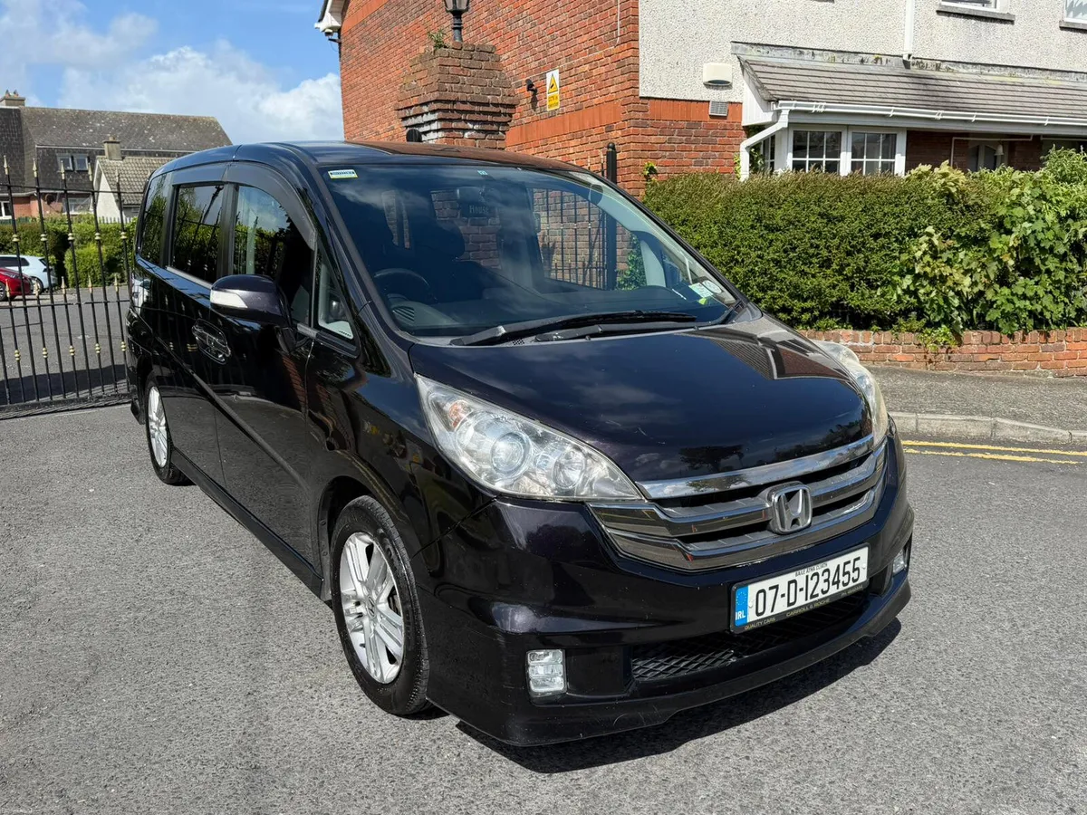 2007 Honda Stepwagon  Automatic - Image 1
