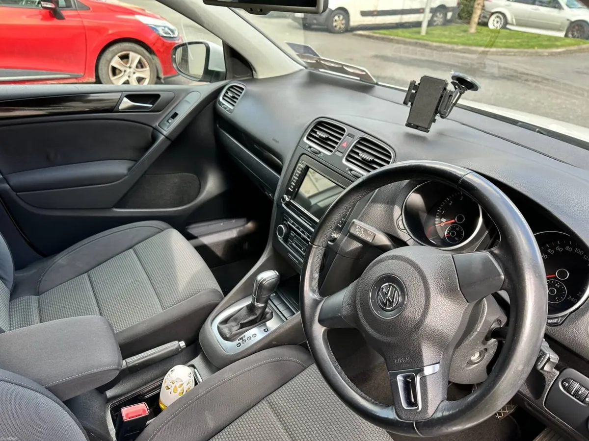 Volkswagen Golf 2011 auto dsg - Image 4