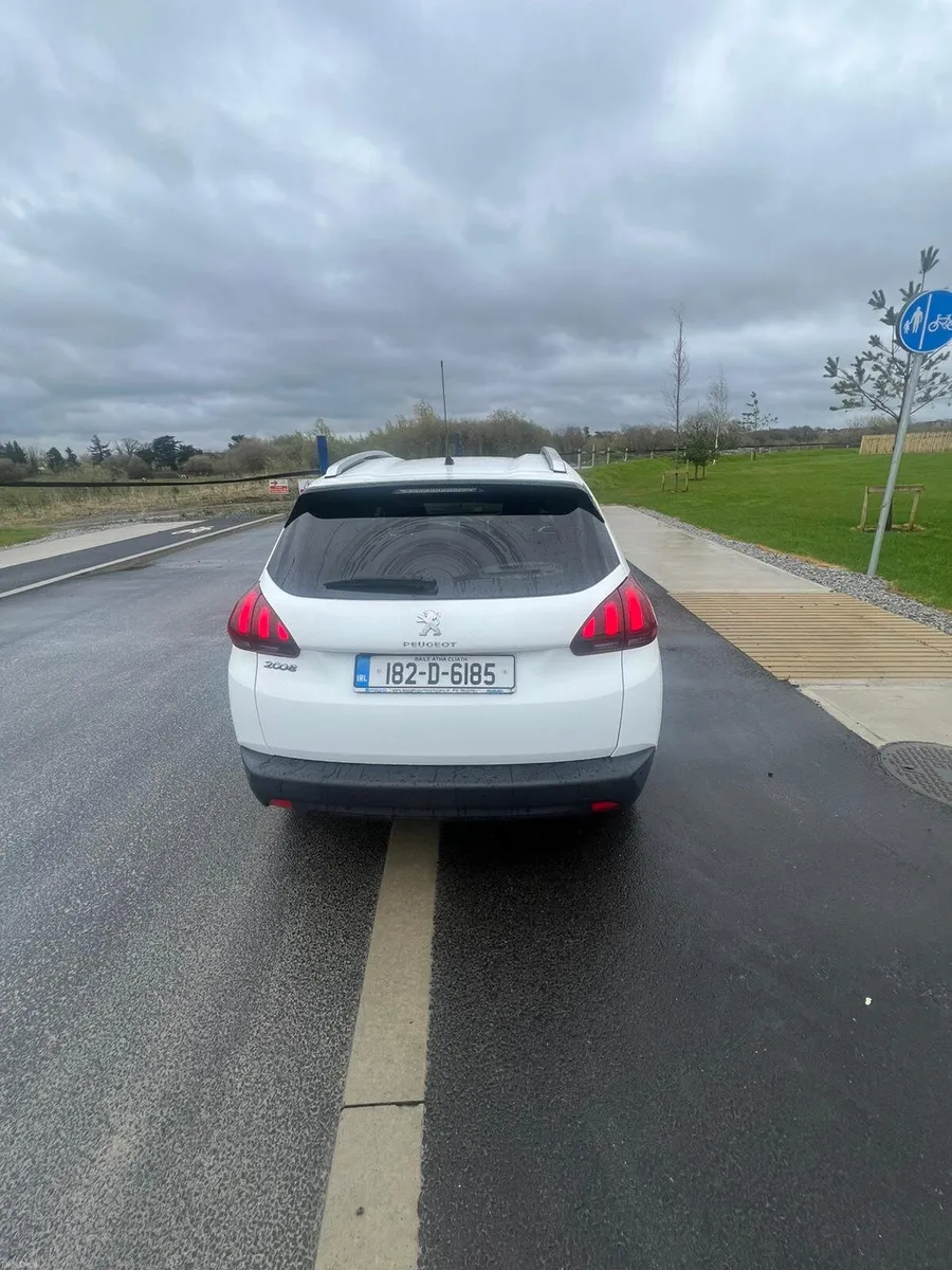 182 Peugeot 3008 1.2 Petrol low kms - Image 3