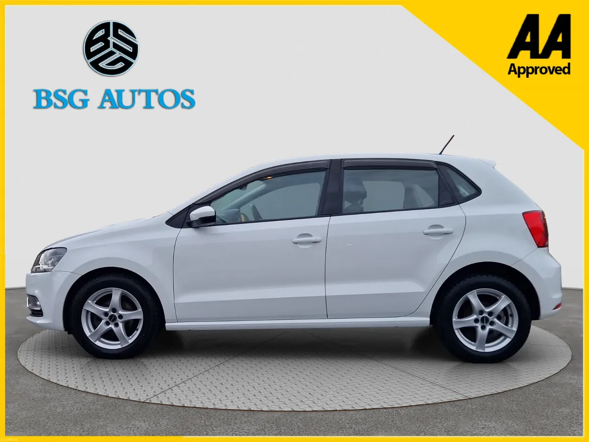 2017 VOLKSWAGEN POLO 1.2 AUTO *HALF LEATHER SEATS* - Image 5