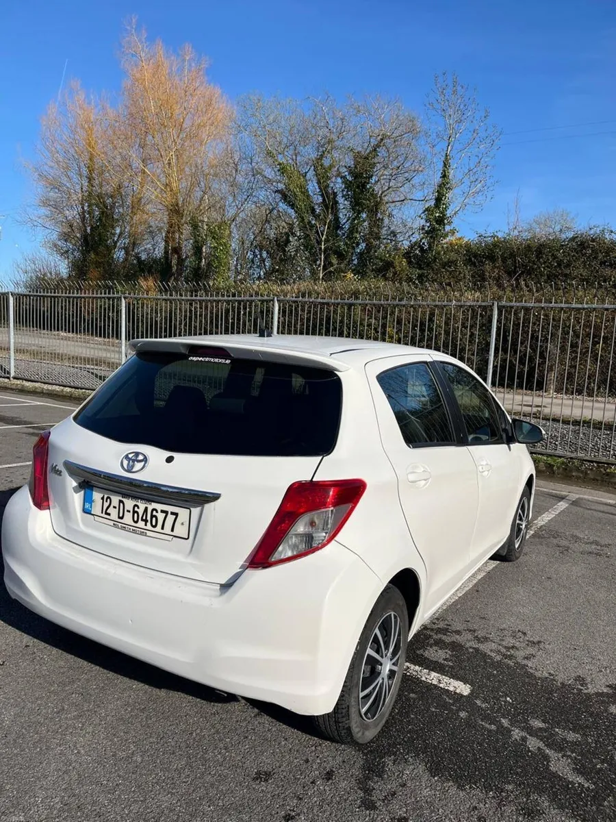 Toyota Yaris 2012 - Image 4