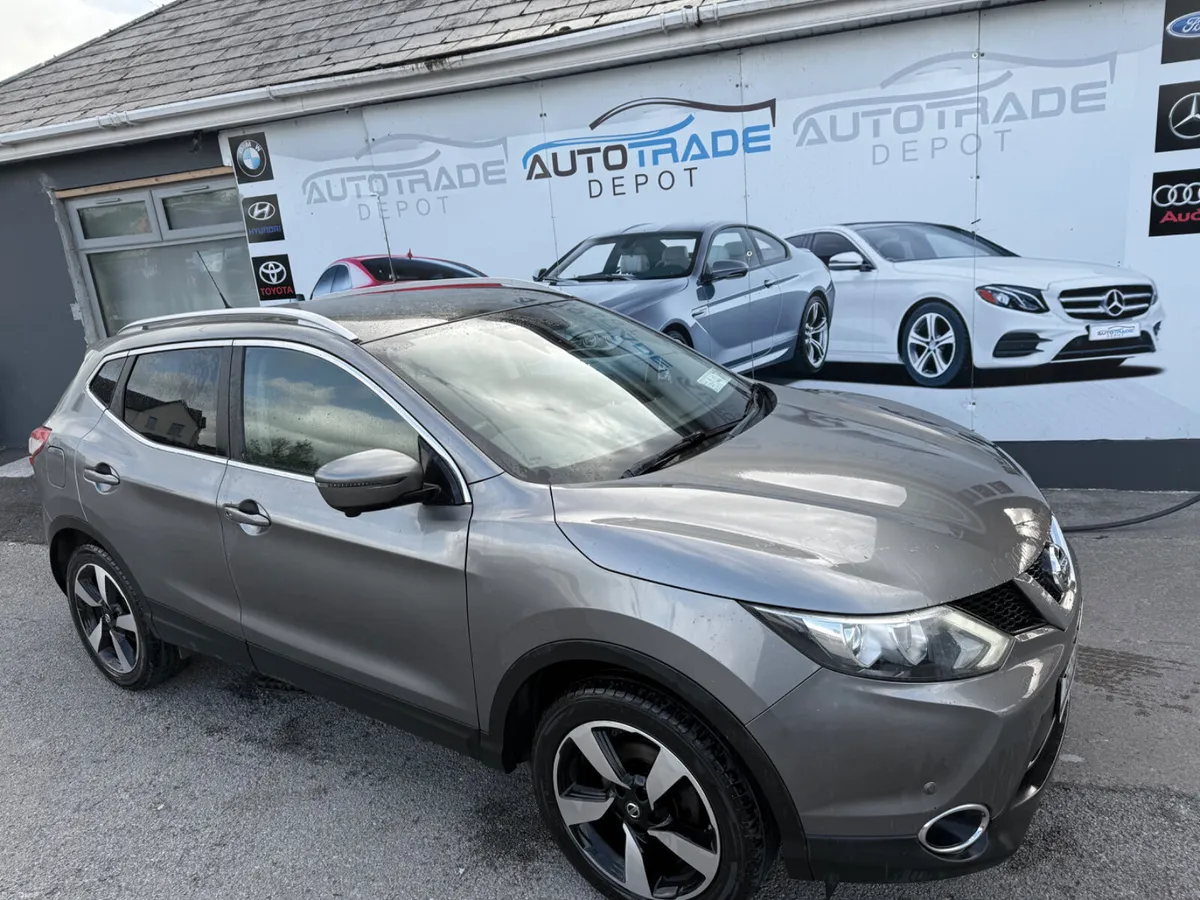 NISSAN QASHQAI LOW MILAGE TOP SPEC - Image 2