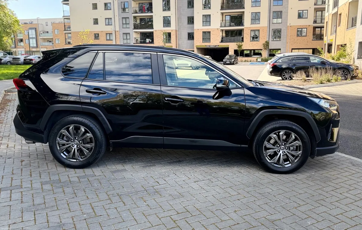 2022 Toyota Rav-4 Hybrid - Image 2