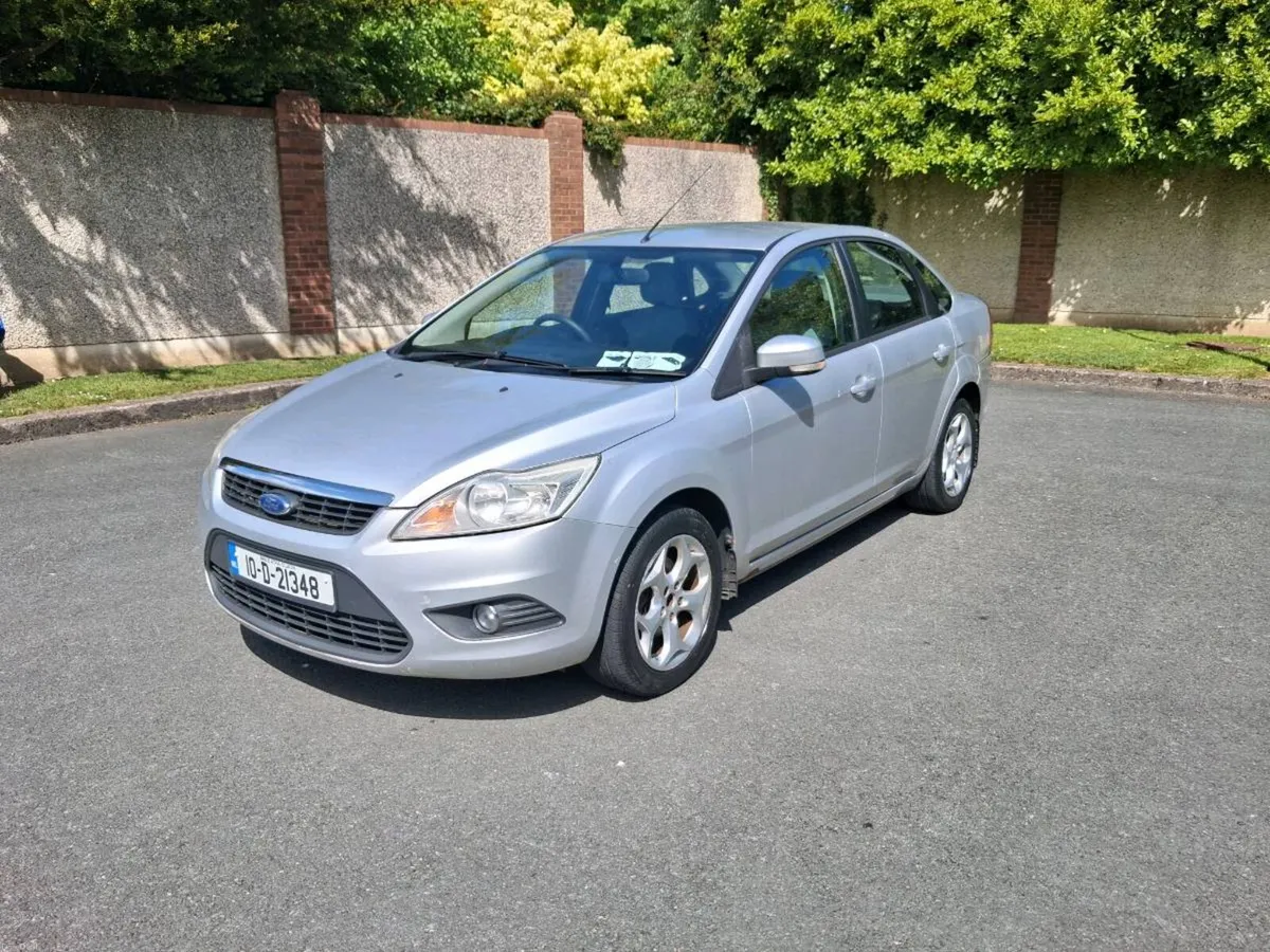 2010 ford focus - Image 2