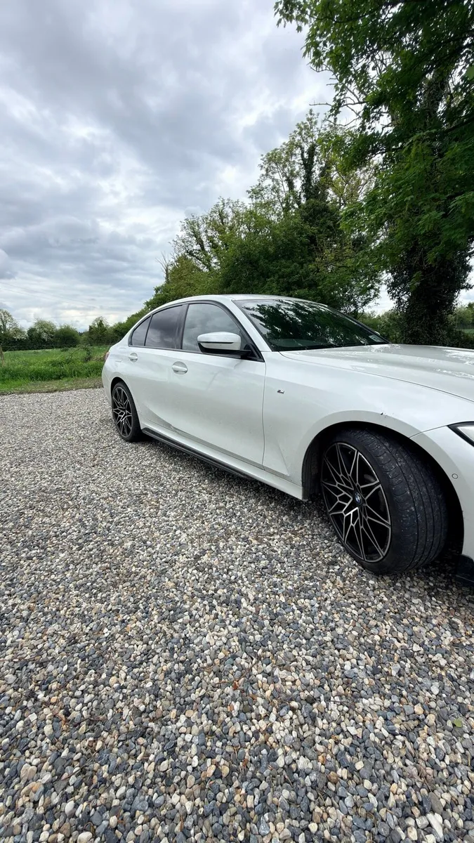 BMW 3 series 330e M Sport - Image 2