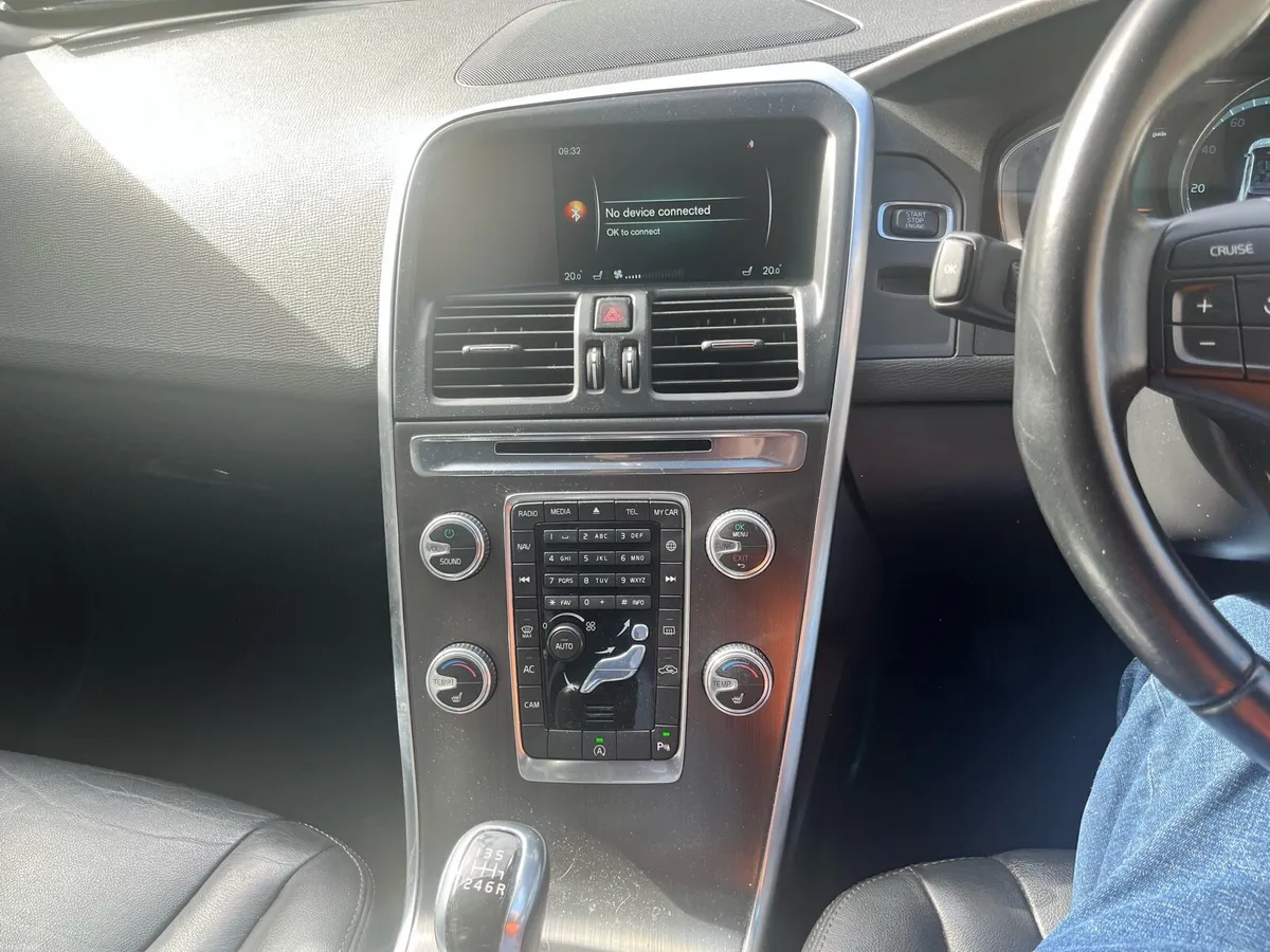 Volvo XC60 - Image 4