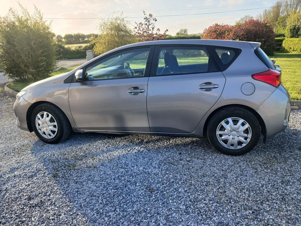 Toyota Auris 2013 - Image 4