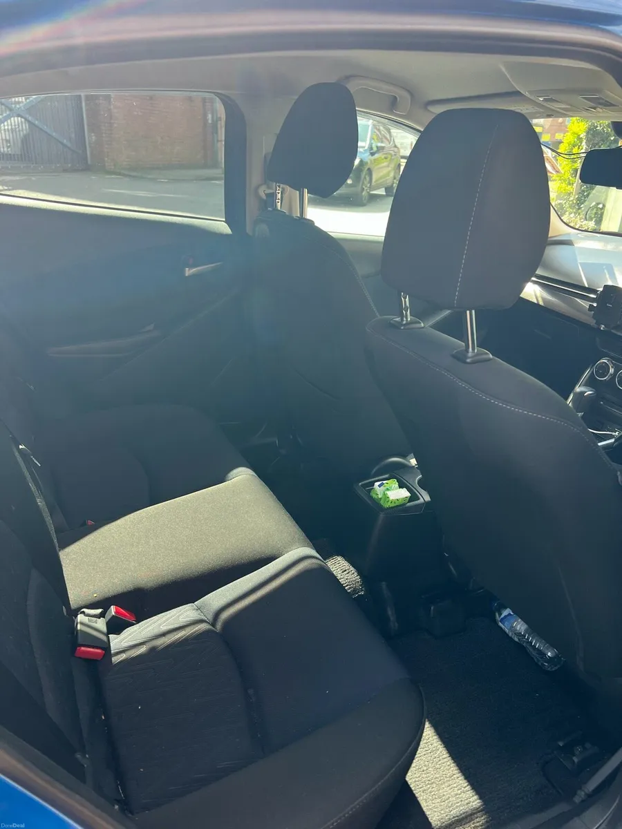 Car - Image 3