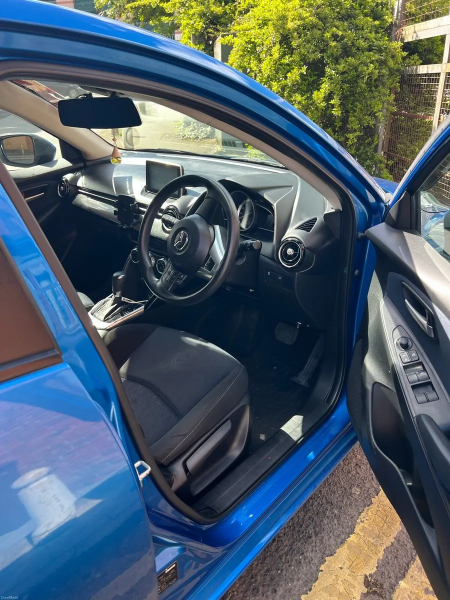 Car - Image 4
