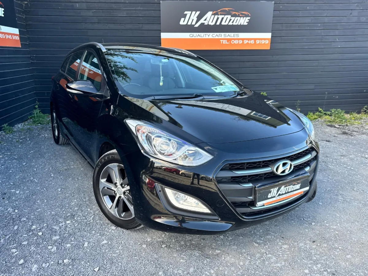 Hyundai i30 1.6 TOURER DELUXE 5DR - Image 1
