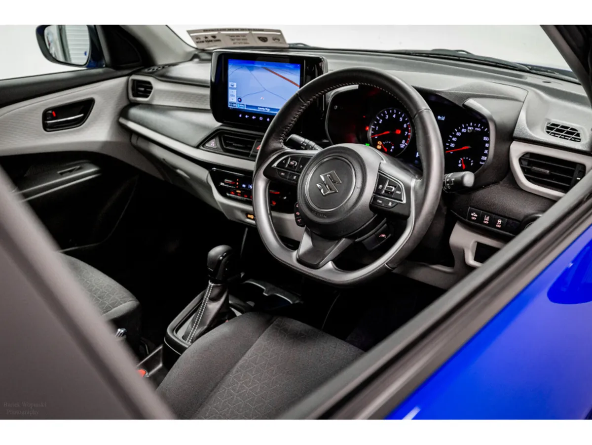 Suzuki Swift Motion 1.2 Hybrid Auto 85HP - Image 2