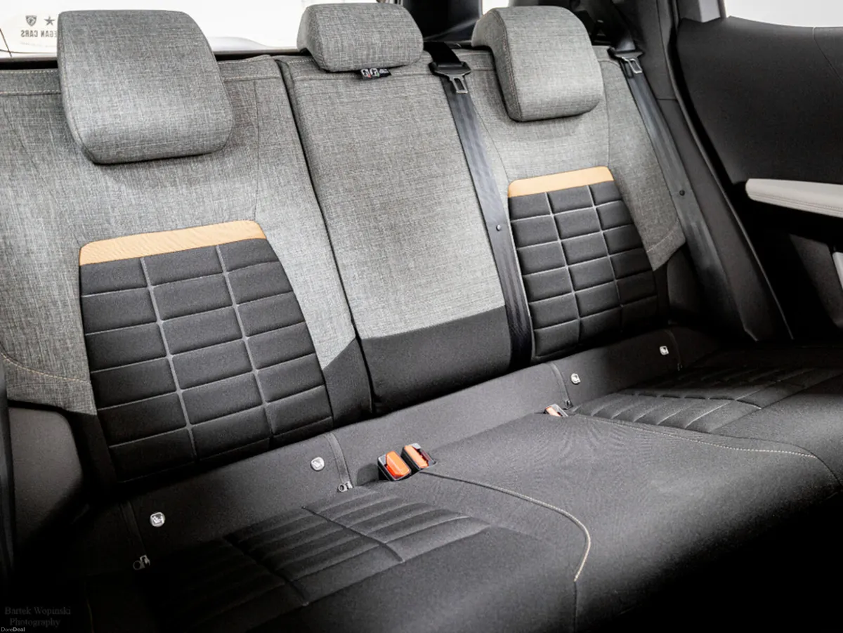 Citroen C3 Aircross Plus Hybrid Auto 145HP - Image 4