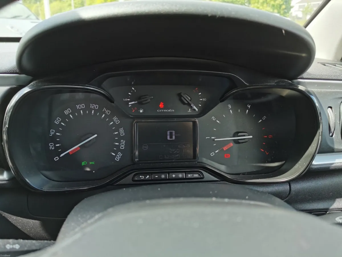 Citroen C3 FLAIR PURETECH 82BHP EU6.4 M MY60 - Image 4