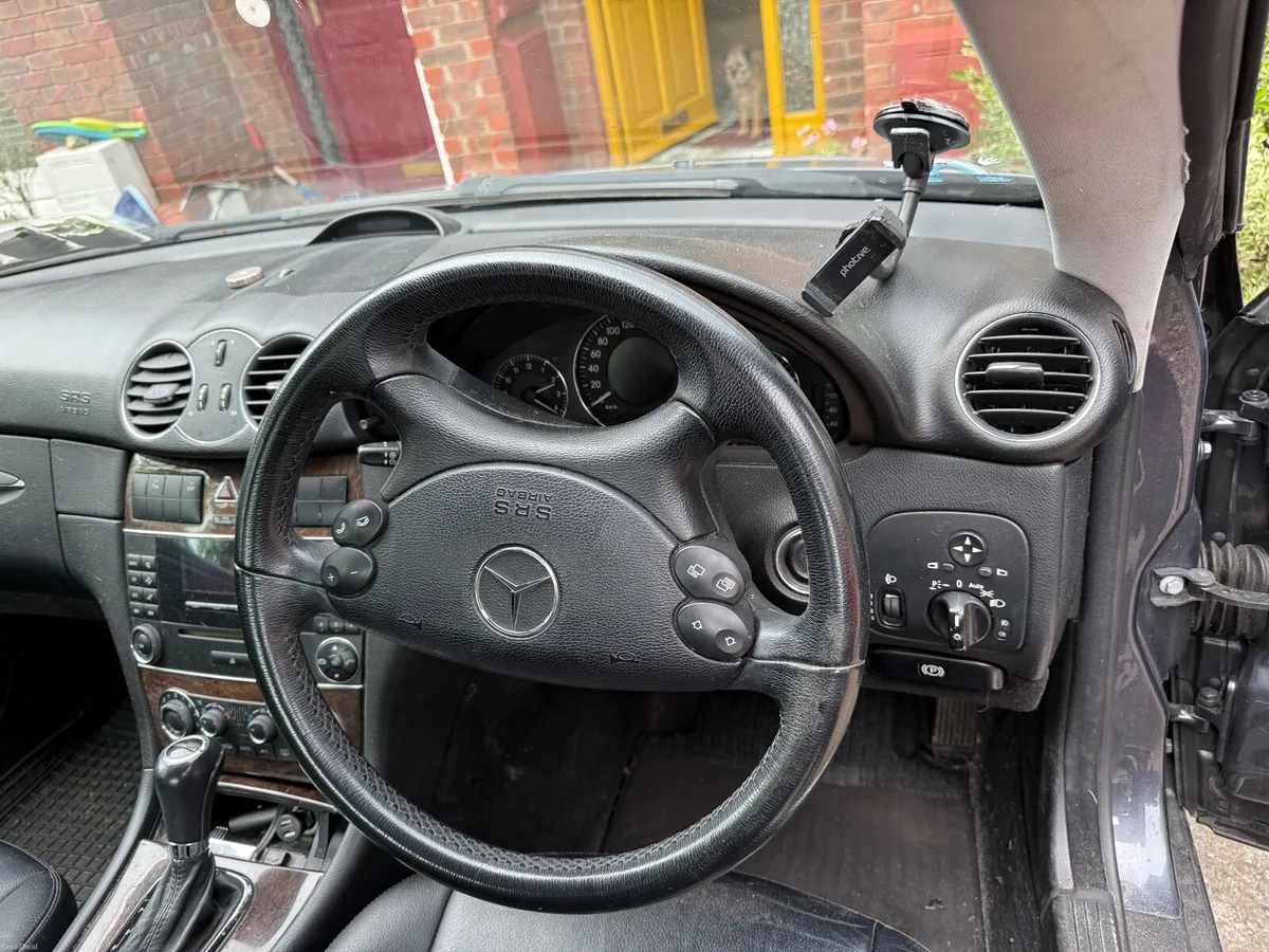 Mercedes-Benz CLK 2010 - Image 2