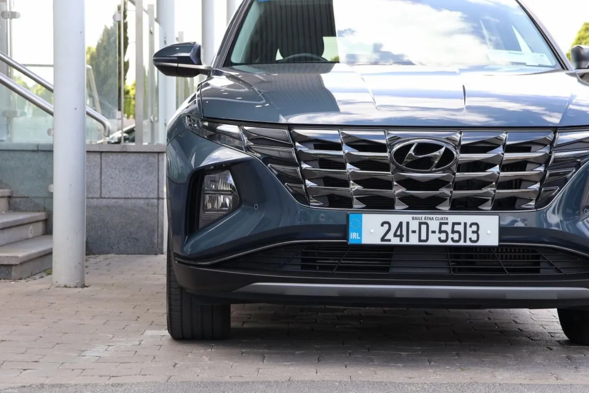 Hyundai Tucson 2WD Executive Plus HEV STG Auto - Image 6