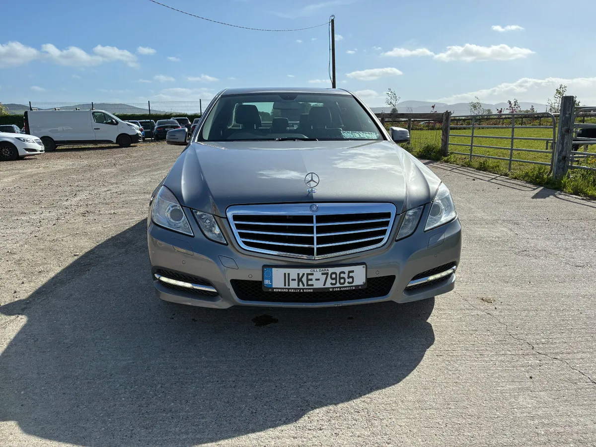 Mercedes-Benz E-Class 2011 - Image 2