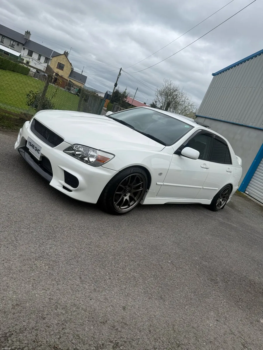 Toyota Altezza - Image 2