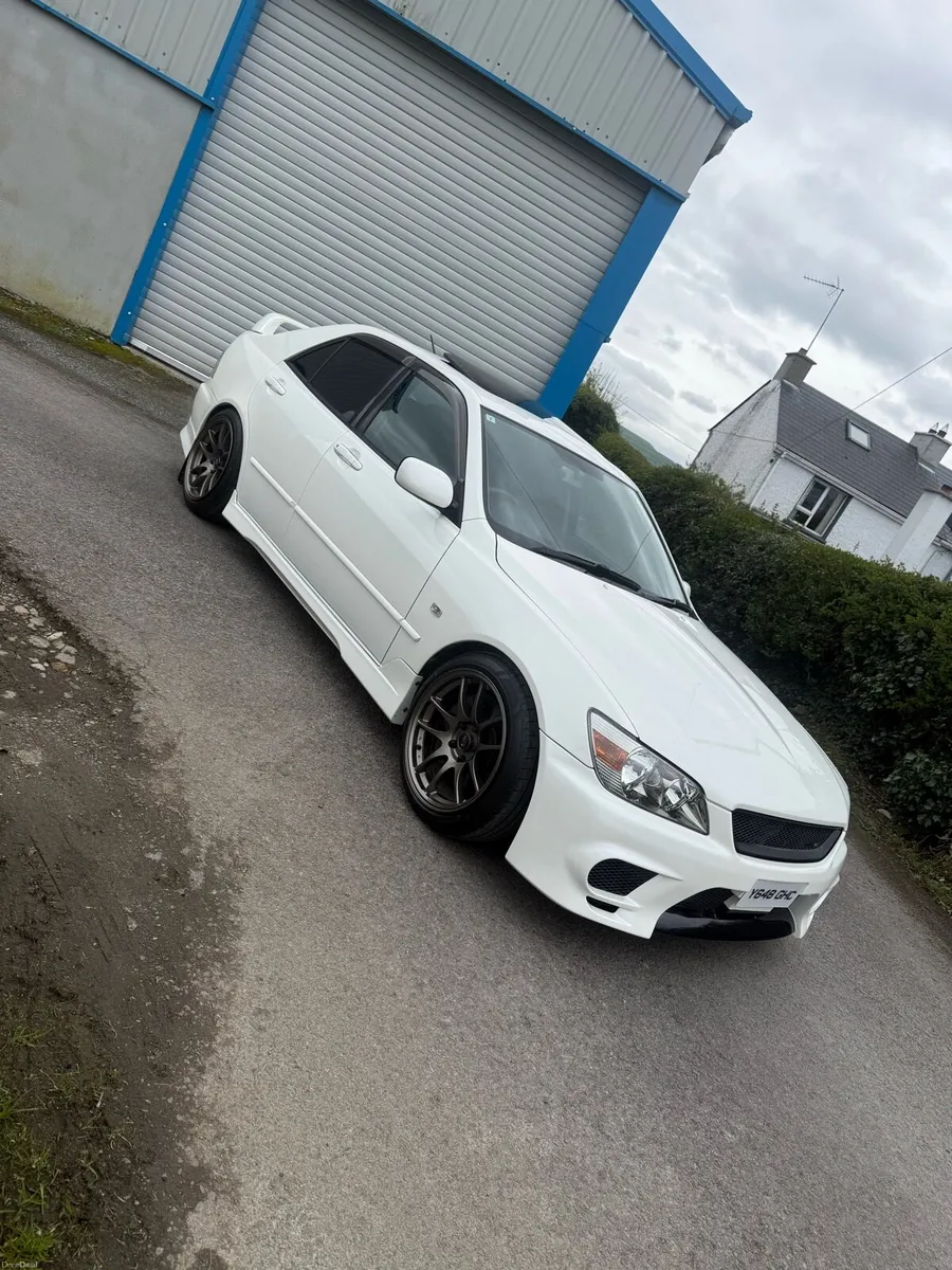Toyota Altezza - Image 3