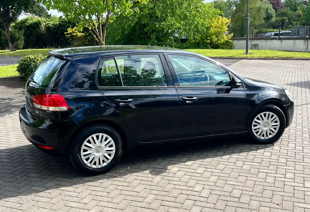 Volkswagen Golf 2010 1.6TDI new nct 11/26 tax 8/26 - Image 3