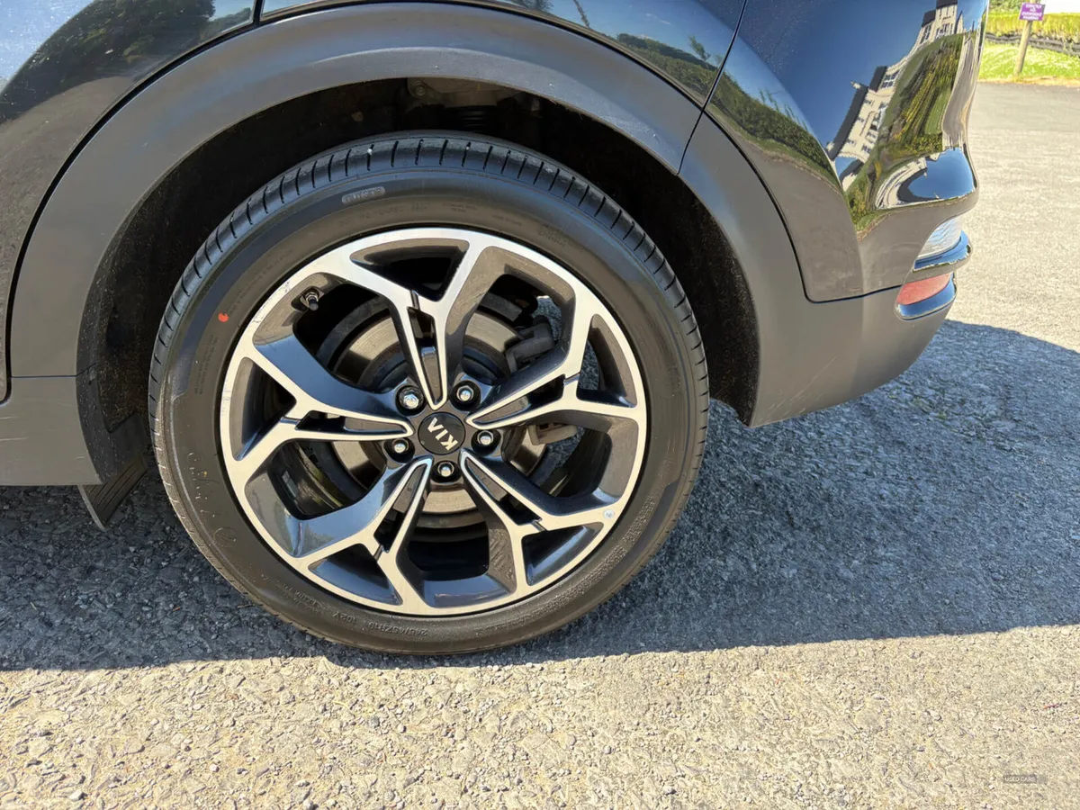 Kia Sportage DIESEL ESTATE - Image 4