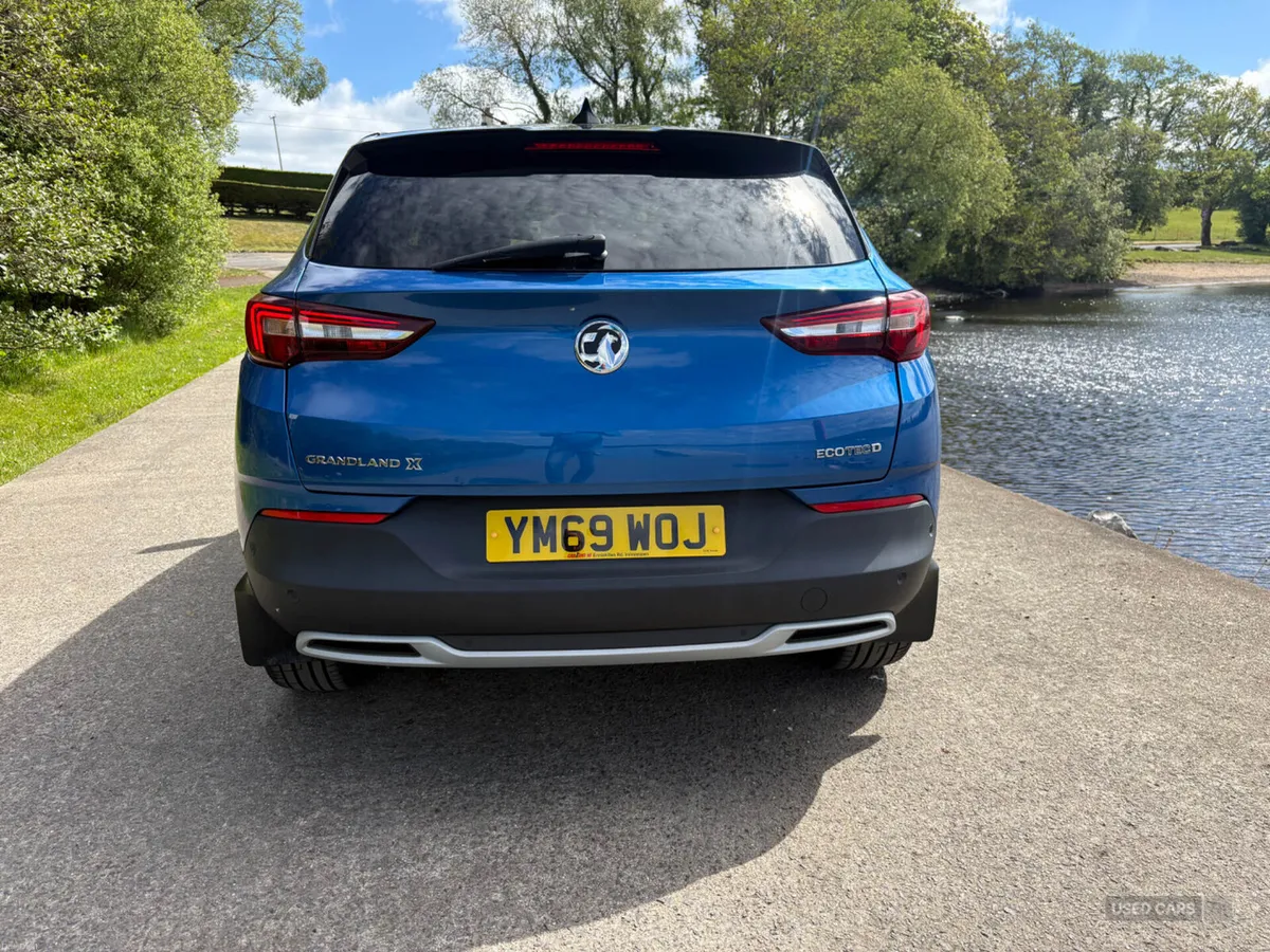 Vauxhall Grandland X DIESEL HATCHBACK - Image 3