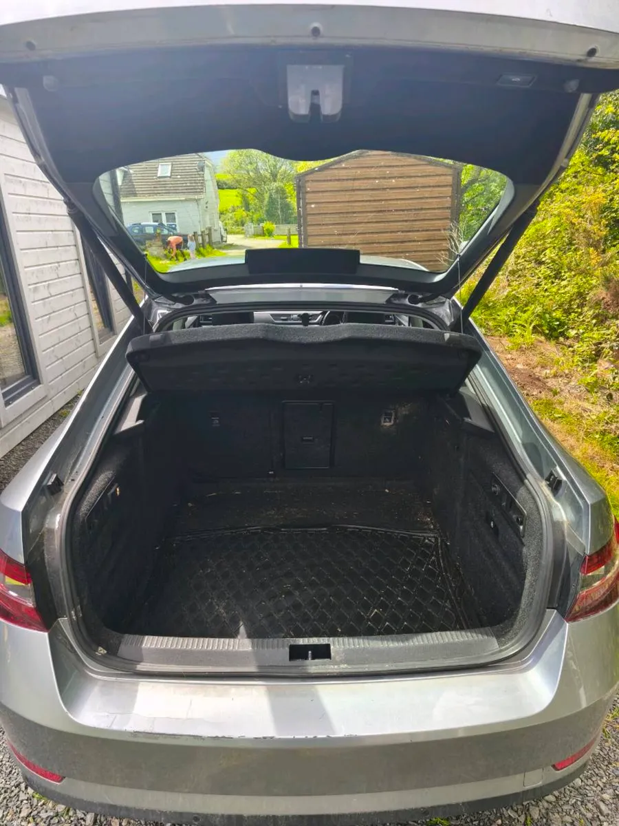 Skoda Superb - Image 4