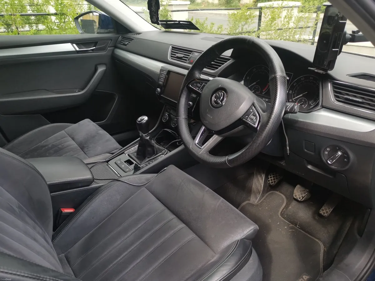 Skoda Superb 2017 open to offers! - Image 4
