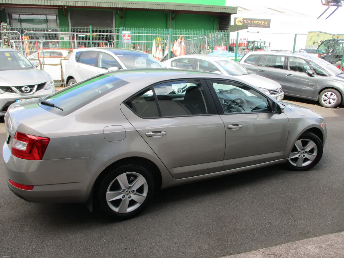 Skoda Octavia  Ambition 1.6 TDI 2014 - Image 4