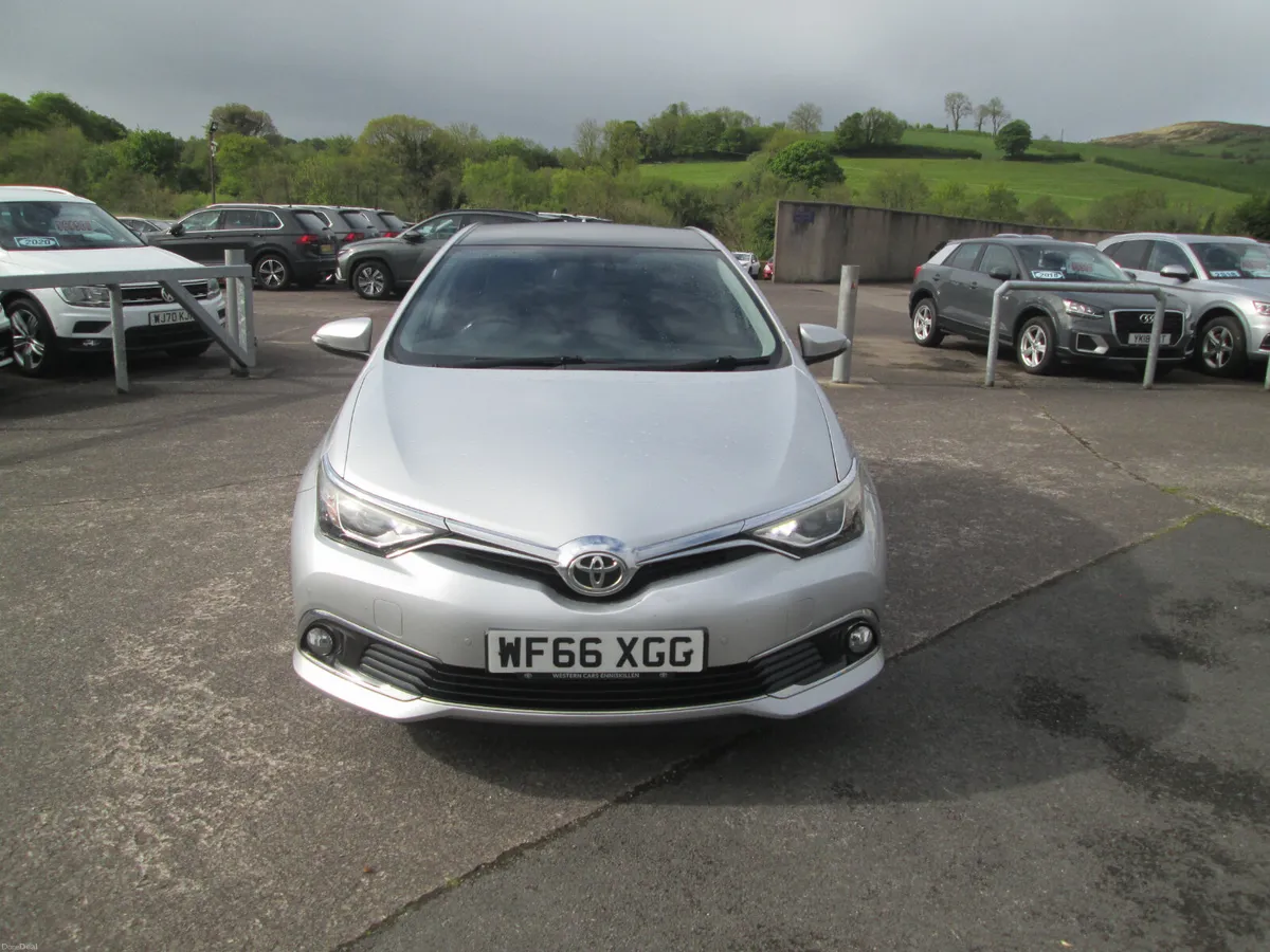 2016  TOYOTA  AURIS  1.2  VVT-I  EXCEL  5DR - Image 3