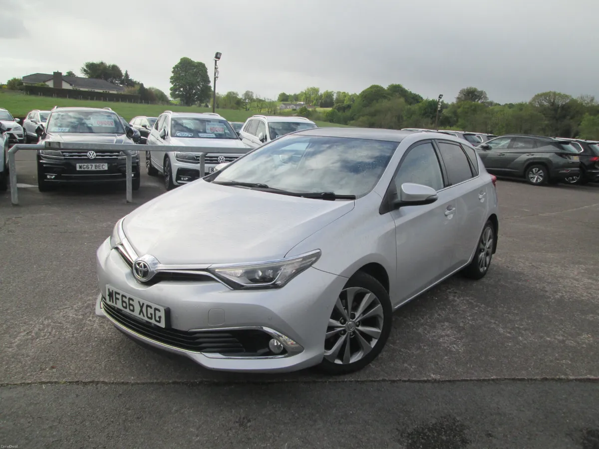 2016  TOYOTA  AURIS  1.2  VVT-I  EXCEL  5DR - Image 2