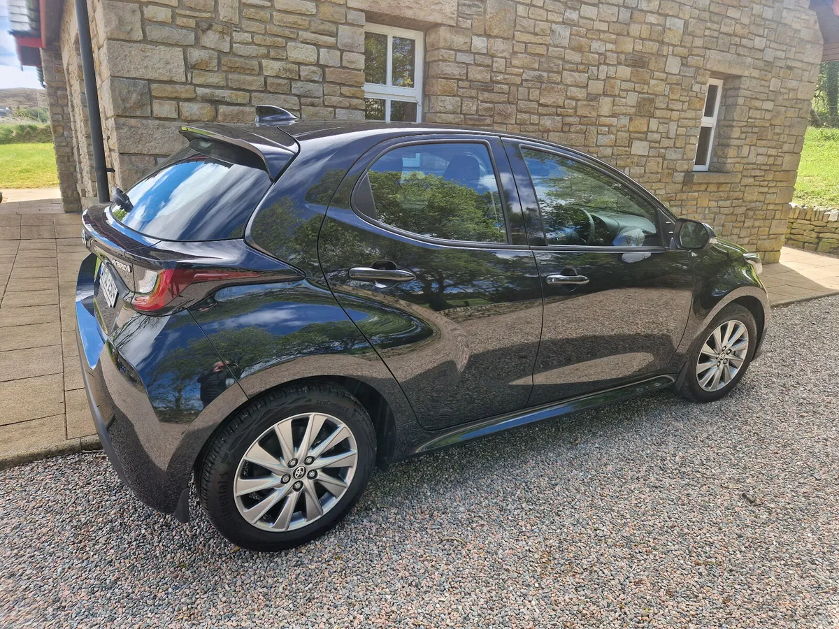 Toyota Yaris 2024 - Image 2