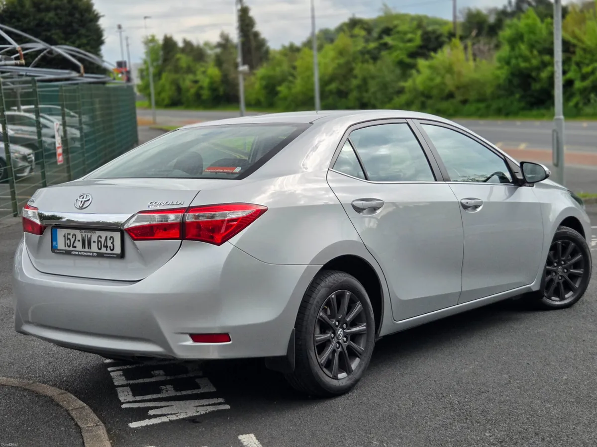 ** LOW KMS ** Toyota Corolla Diesel - Image 2