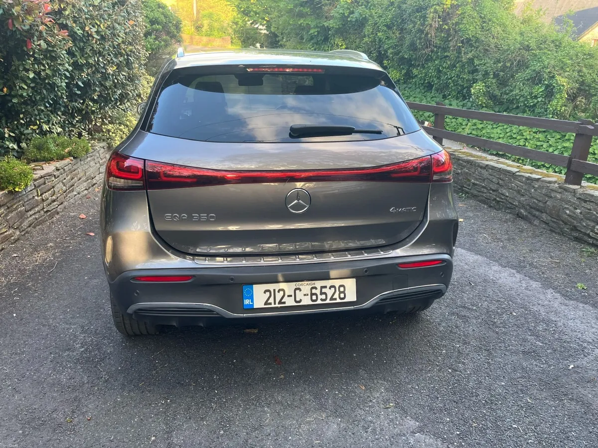 Mercedes-Benz EQA 350 AMG Line Premium 4MATIC - Image 3