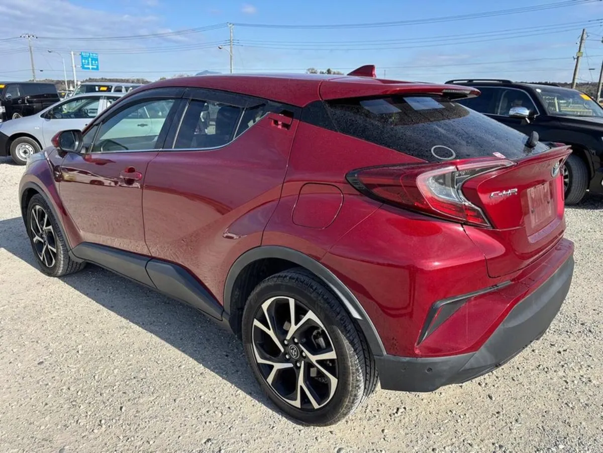 Toyota C-HR 192 G Package Leather seats - Image 2
