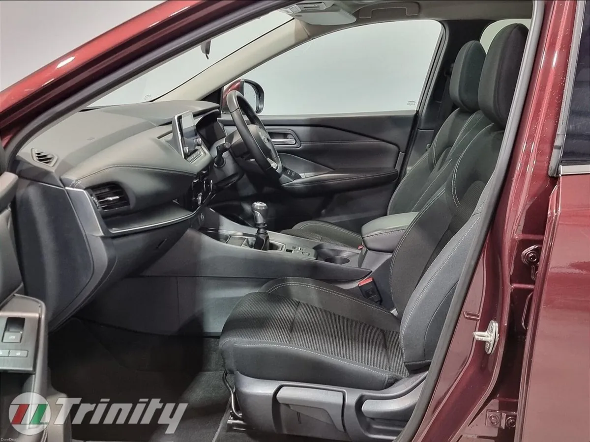 Nissan Qashqai ** BEST VALUE ** SV ** 1.3 PETROL * - Image 4