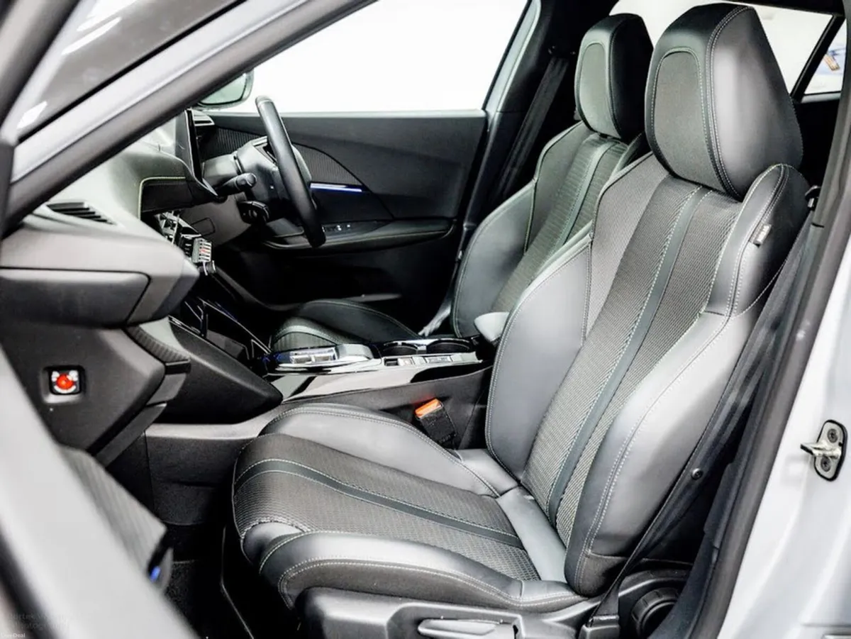 Peugeot 2008 E-GT 54kWh Auto 155HP - Image 5