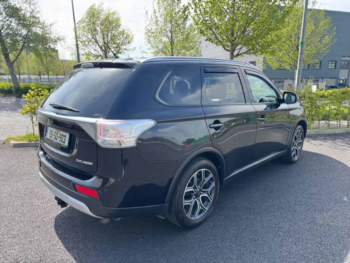 Mitsubishi Outlander NEW 2.2 DID 4WD 7-STR 6M 150P - Image 5