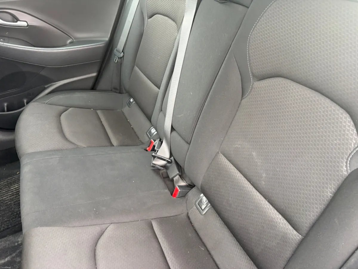 Hyundai i30 I 30 DELUXE 5DR - Image 3