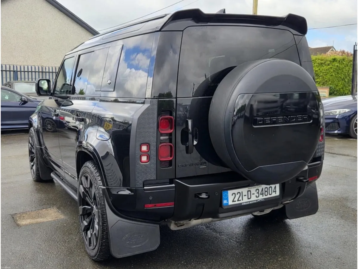 Land Rover Defender P400E 110 HSE X-DYNAMIC - Image 4