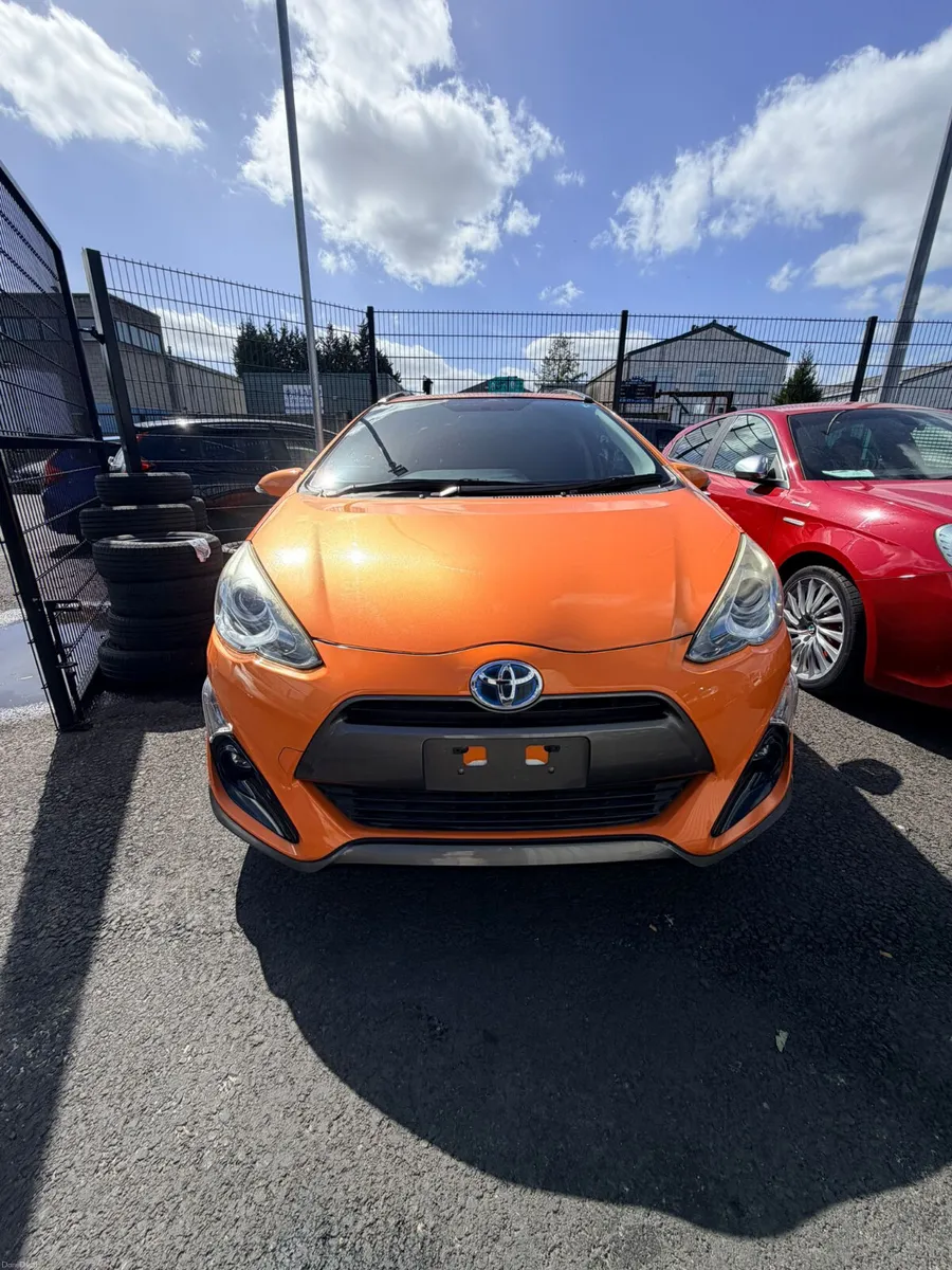 2015 Toyota aqua Orange - Image 1