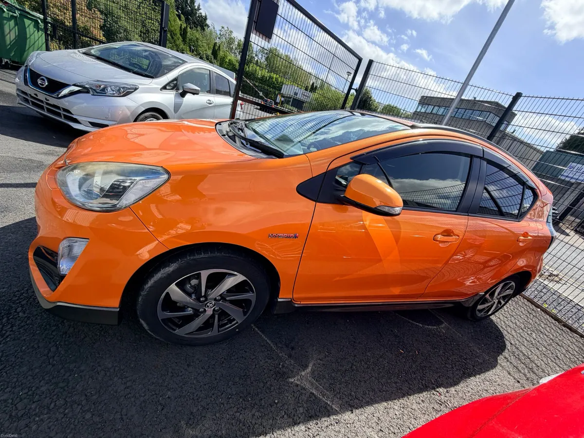 2015 Toyota aqua Orange - Image 4