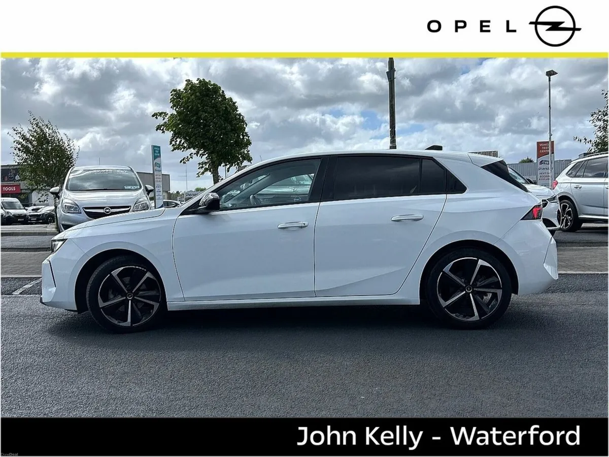 Opel Astra Elegance 1.2 Turbo 110PS Petrol 6 Speed - Image 4