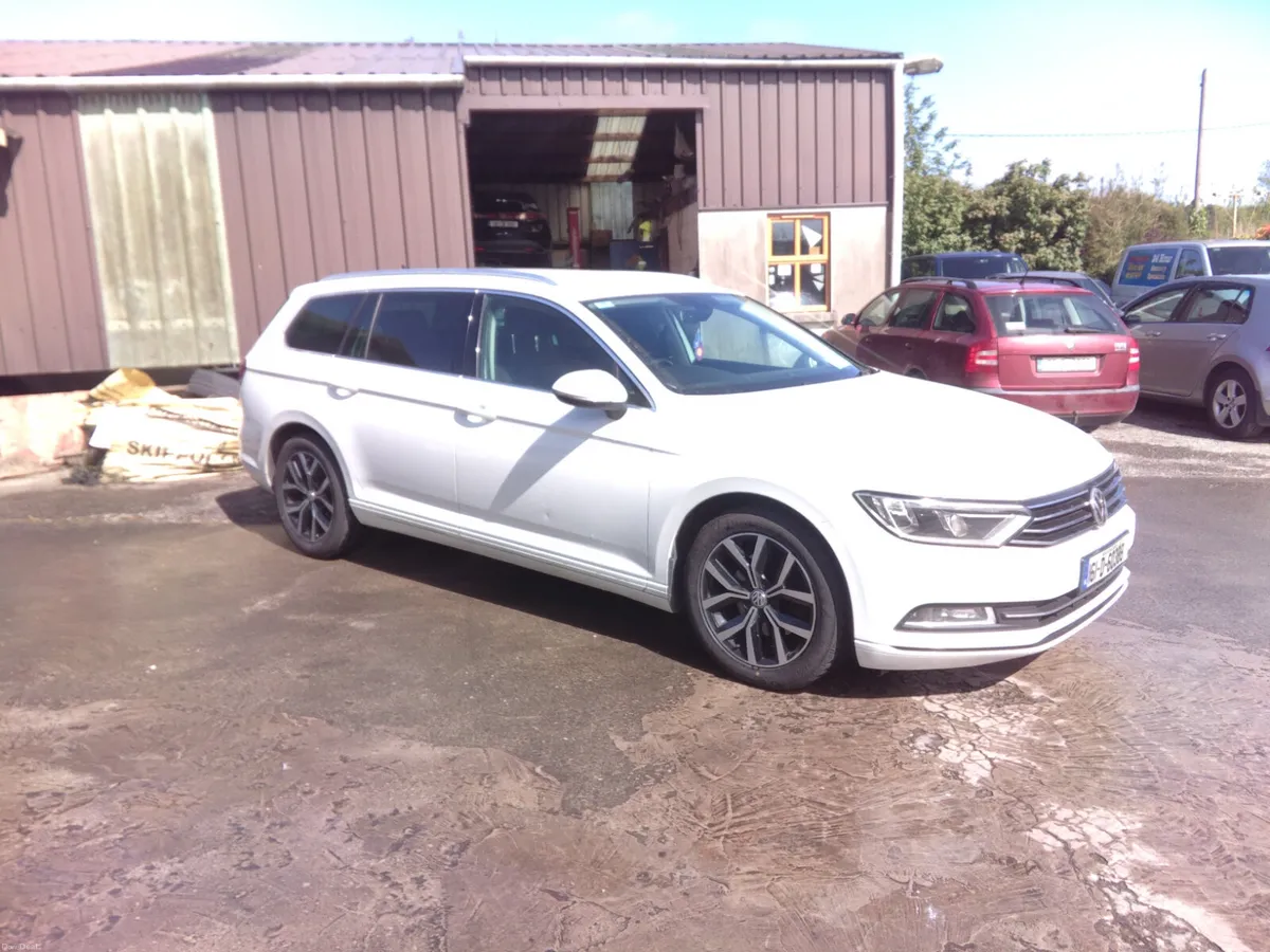 Volkswagen Passat 2016 - Image 2