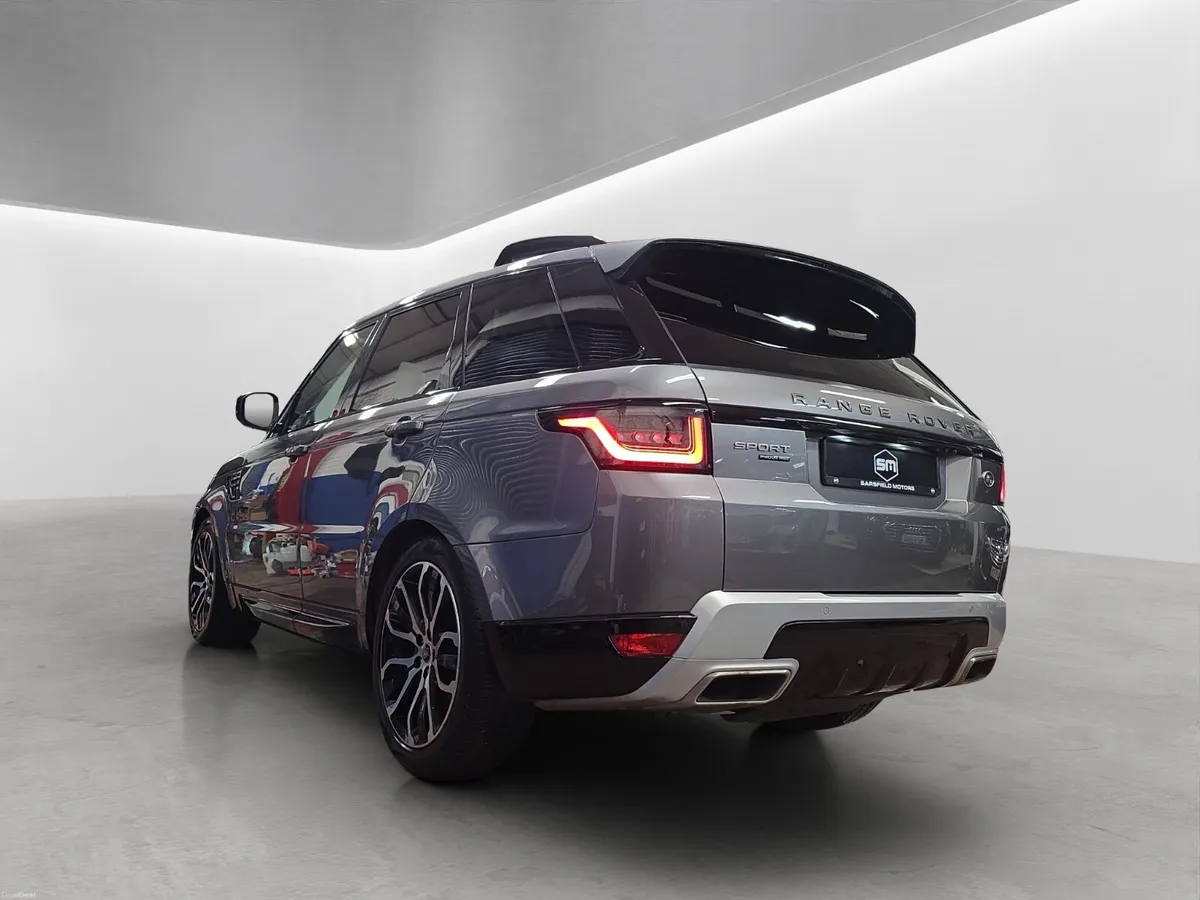 2022 LANDROVER RANGE ROVER SPORT P400E HSE SILVER. - Image 4